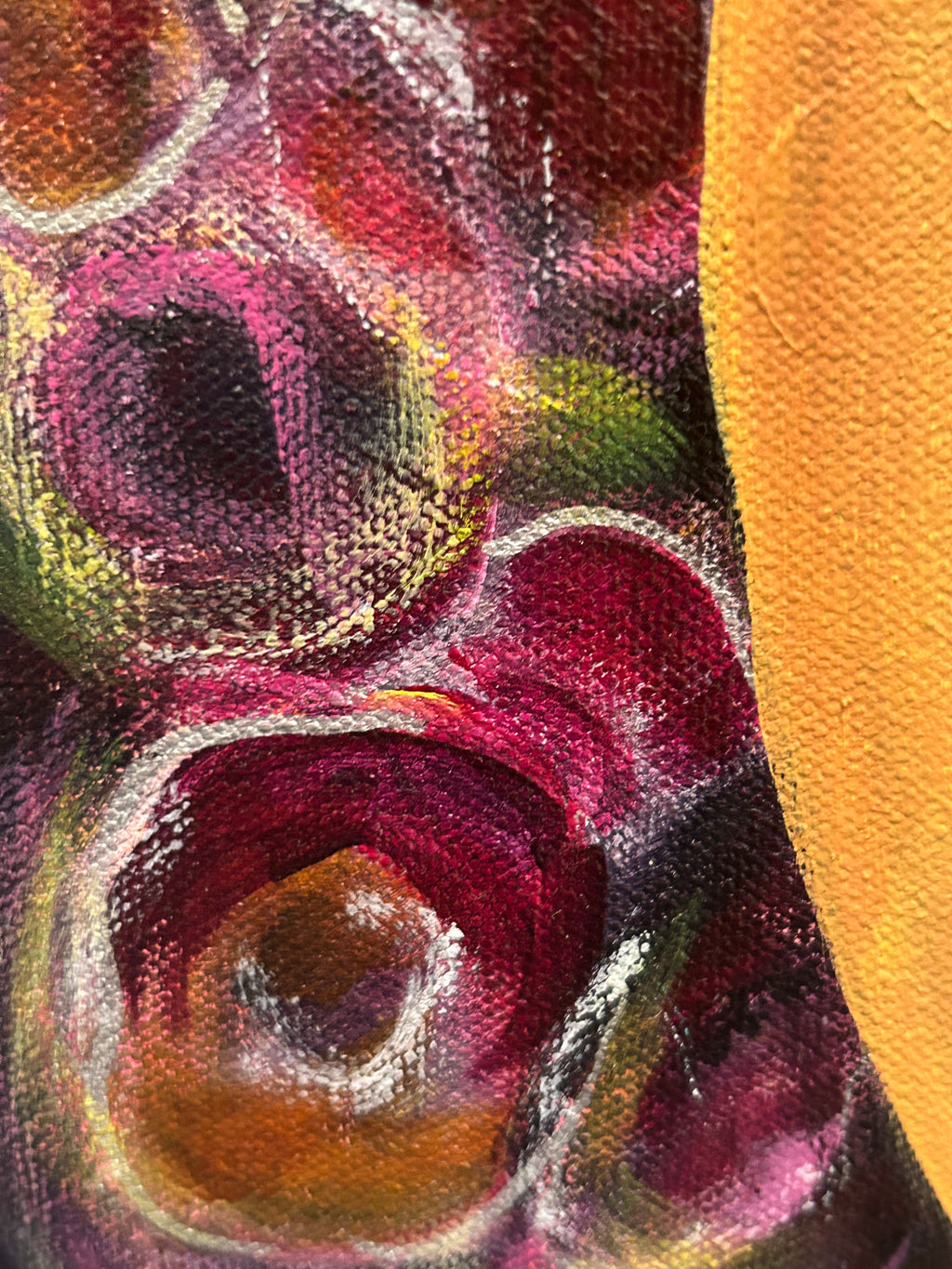 Magenta Bouquet in Gourd 24x30